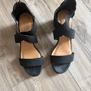 Tommy Bahama sandals